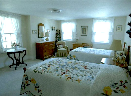 lakeview_bedroom_2-530x390_c